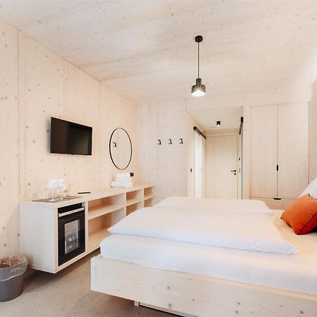 B&B Hotel Zimmerei Mit Fruehstueck ルンツ・アム・ゼー エクステリア 写真