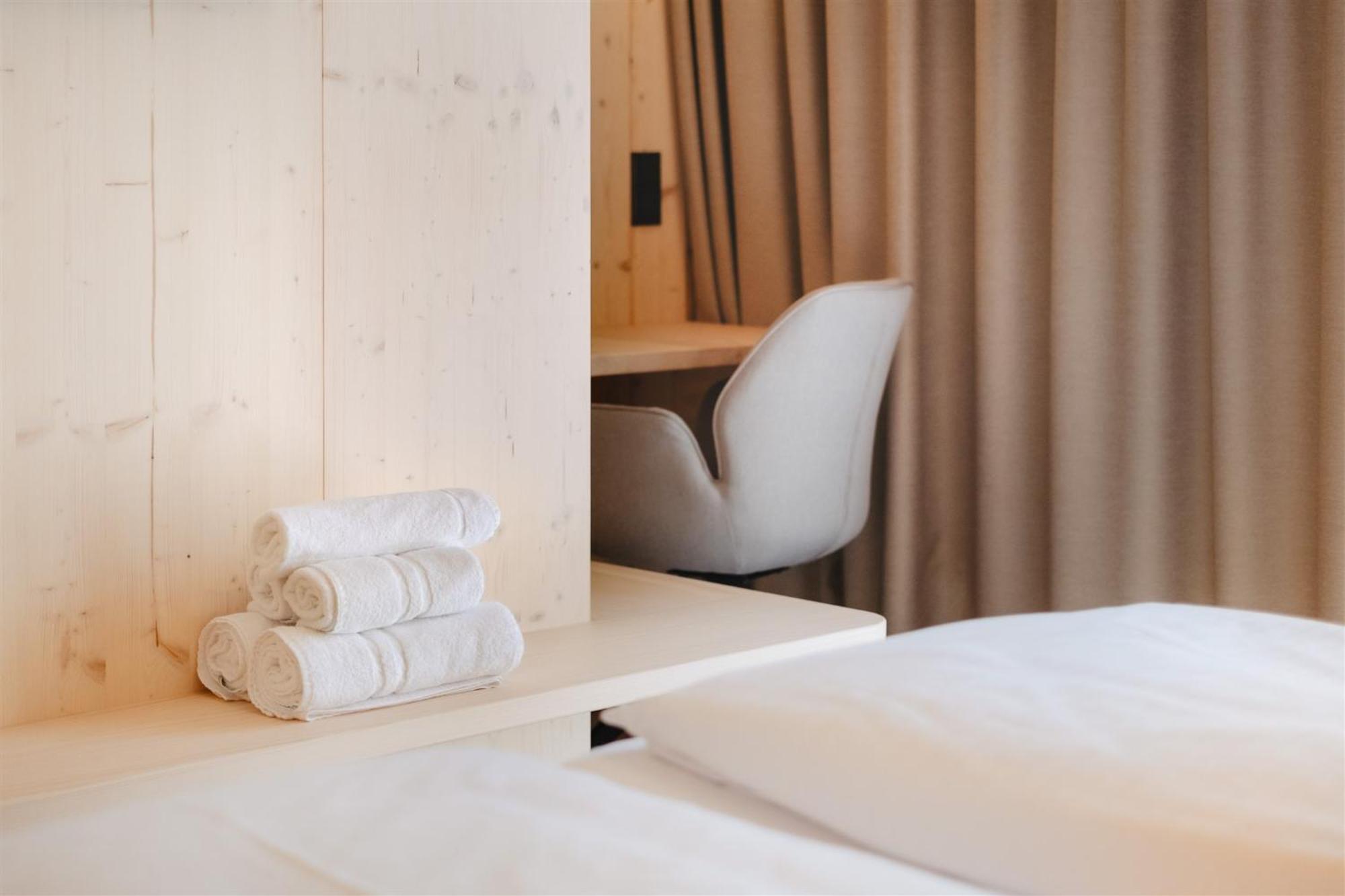 B&B Hotel Zimmerei Mit Fruehstueck ルンツ・アム・ゼー エクステリア 写真