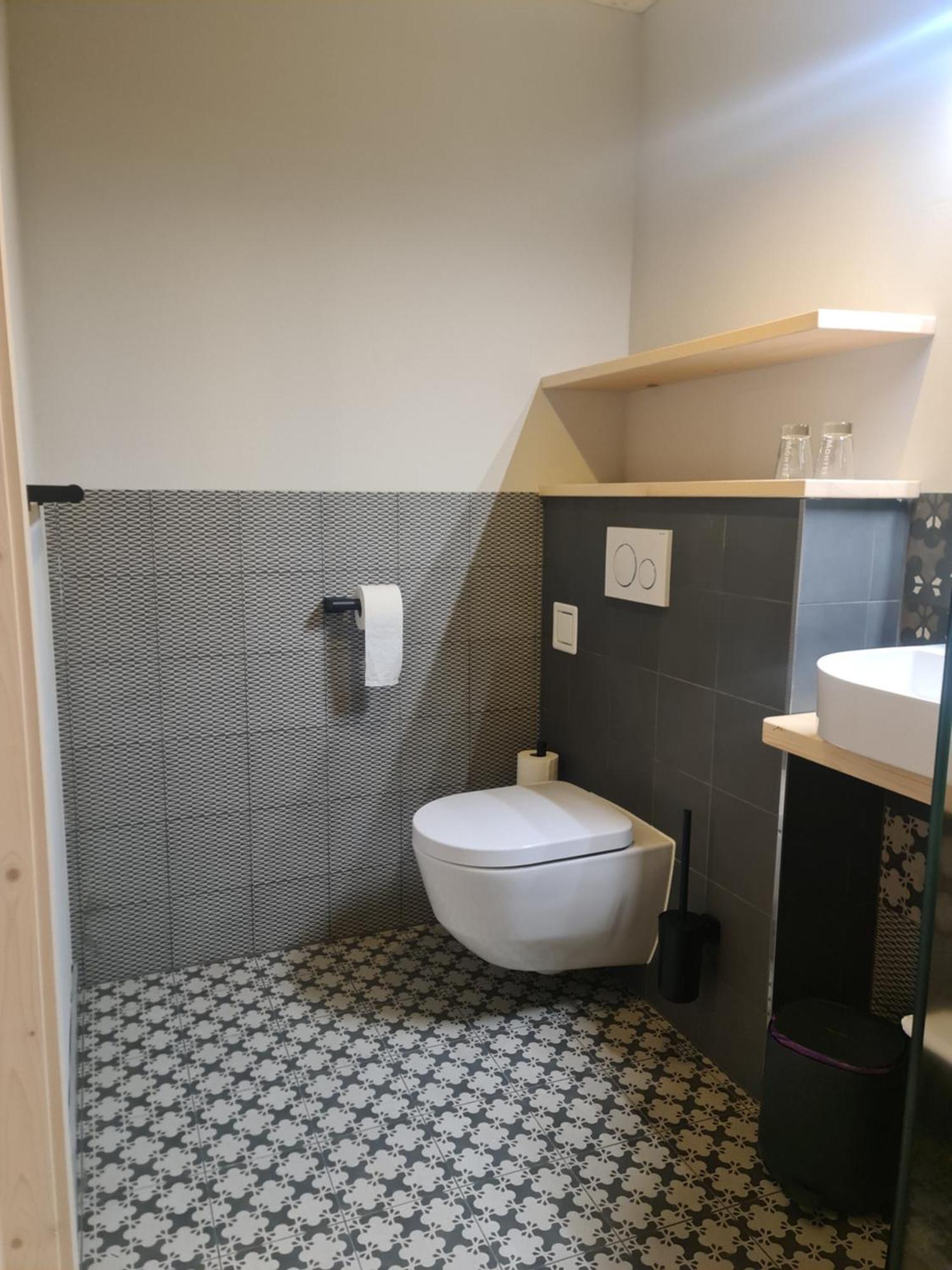 B&B Hotel Zimmerei Mit Fruehstueck ルンツ・アム・ゼー エクステリア 写真
